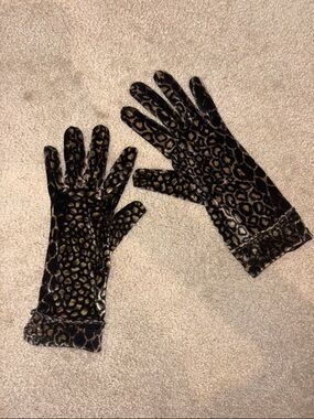 Leopard Print Velvet Women’s Gloves - Black and Brown